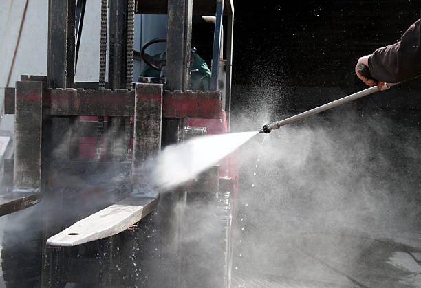 Best Gutter Cleaning  in Belcourt, ND